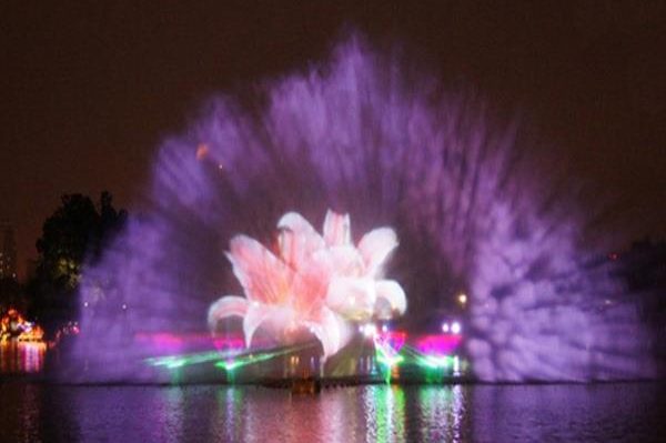lake-dancing-fountain-water-projector-screen10313594125