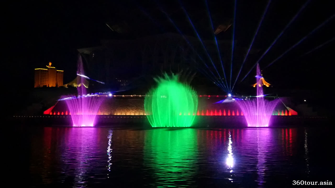 sarawakfountain05